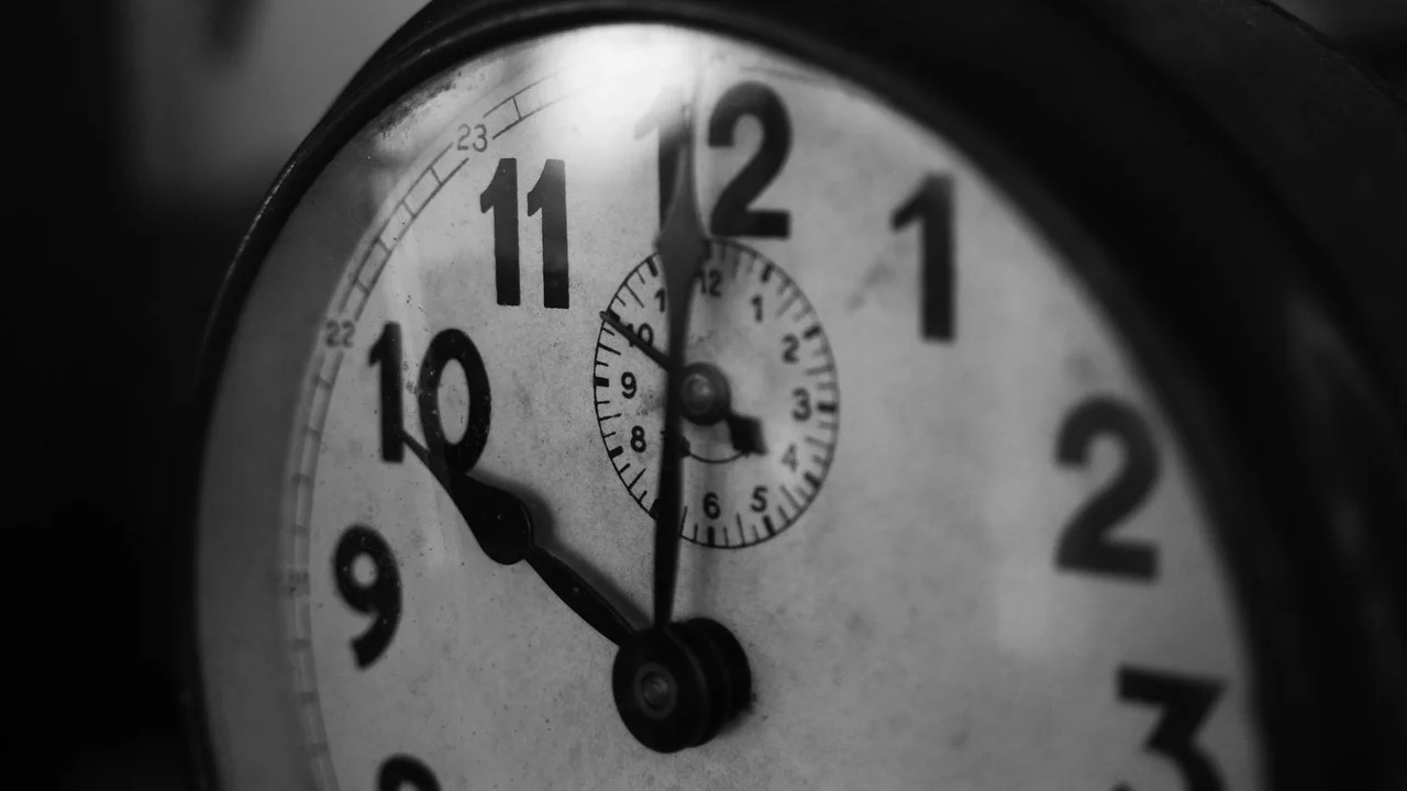 El tiempo va más lento para un reloj en movimiento